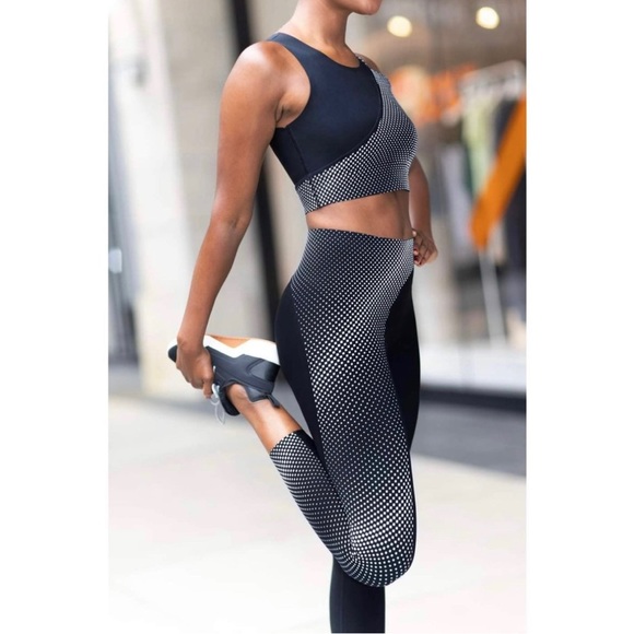 NWT! Spanx Every.Wear Asymmetrical Reflective 7/8 Leggings - Picture 1 of 6